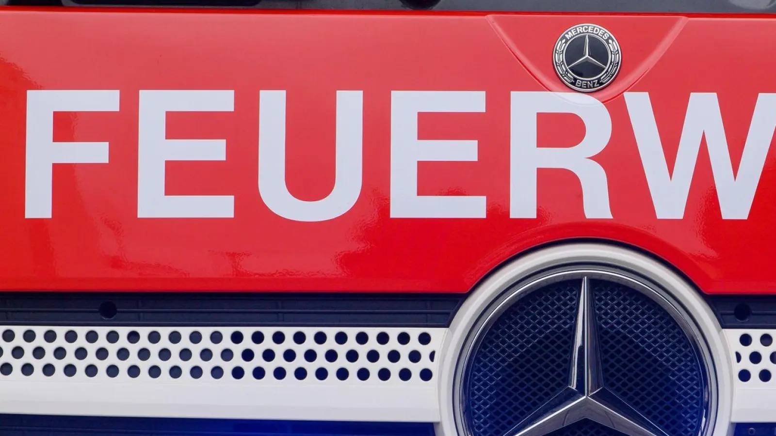 Feuerwehrkräfte aus der Region haben den Brand gelöscht. (Symbolbild) (Foto: Klaus-Dietmar Gabbert/dpa)