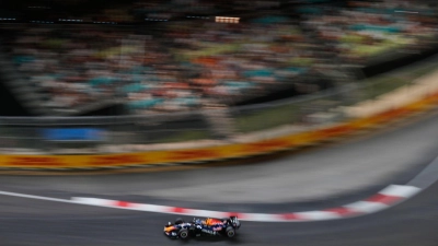 Max Verstappen rast in Singapur zur Pole. (Foto: Vincent Thian/AP/dpa)