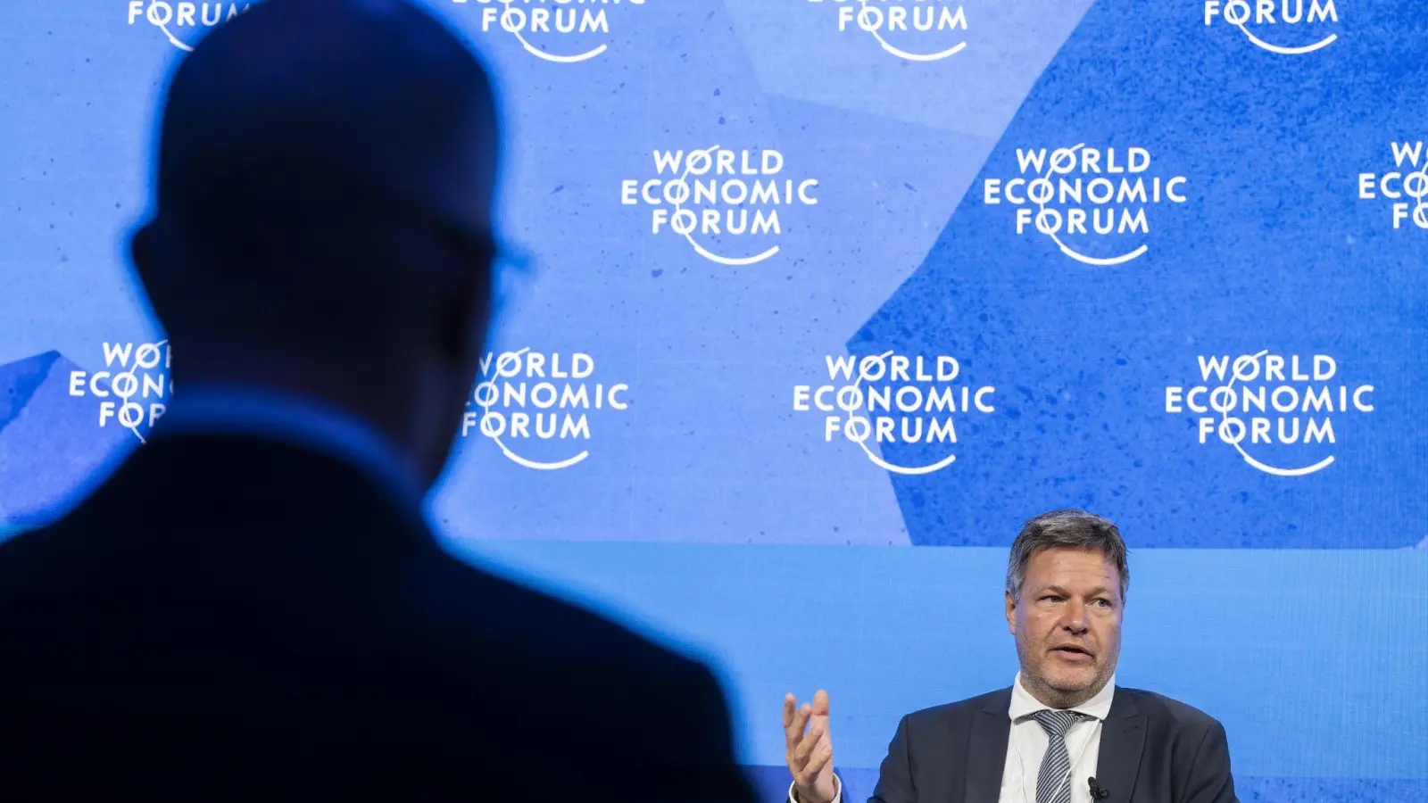 Bundeswirtschaftsminister Robert Habeck fordert fairere Regeln für den globalen Handel. (Foto: Laurent Gillieron/KEYSTONE/dpa)