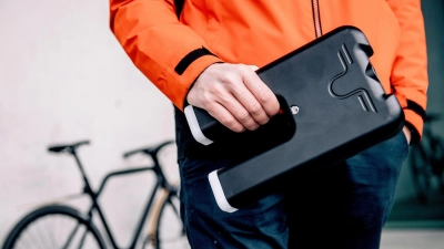 Dass E-Bike Akkus brennen und dadurch weitere Schäden entstehen, kann vorkommen.  (Foto: Zacharie Scheurer/dpa-tmn)