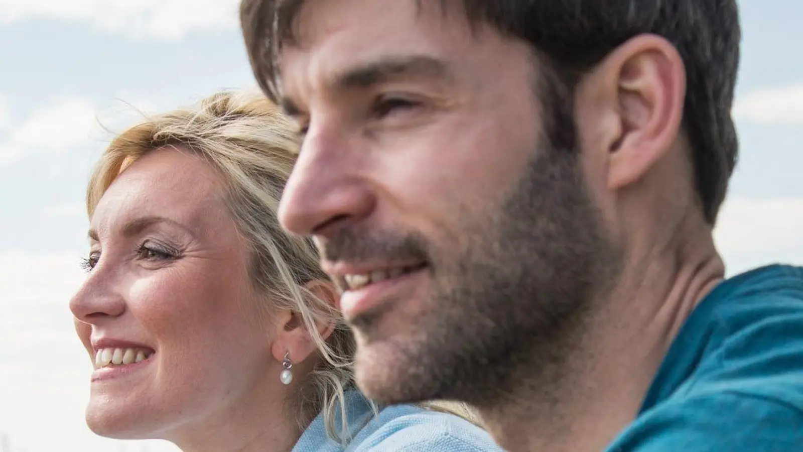 Wer sorglos in die Zukunft schauen möchte, sollte rechtzeitig Geld fürs Alter beiseitelegen. (Foto: Christin Klose/dpa-tmn)