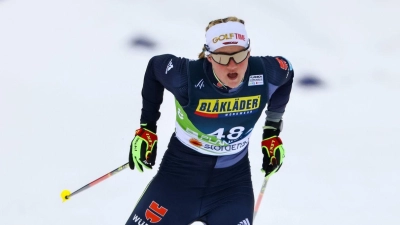 Skilangläuferin Victoria Carl ist in Toblach Zweite geworden. (Foto: Daniel Karmann/dpa)
