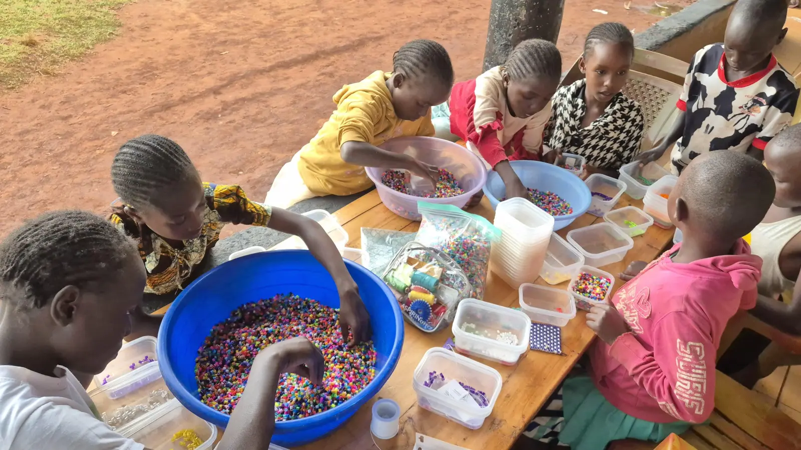 Das Basteln machte den Kindern viel Spaß. (Foto: Annette Gogolin)
