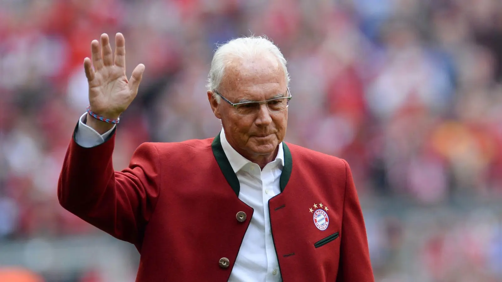 Die FC-Bayern-Legende Franz Beckenbauer im Jahr 2016. (Foto: Andreas Gebert/dpa/Archivbild)