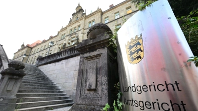 Der Eingang des Landgerichts in Tübingen. (Foto: Bernd Weißbrod/dpa)