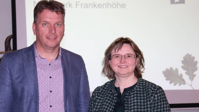 Renate Hans (rechts) hat den Vorsitz im Naturpark Frankenhöhe übernommen. 2. Vorsitzender bleibt Matthias Schwarz (links). (Foto: Thomas Schaller)