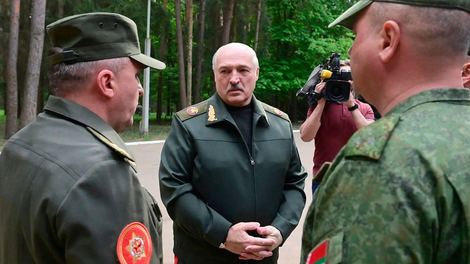 Will nicht verraten, um wieviele Atomwaffen es sich handelt: Alexander Lukaschenko. (Foto: Belarus' Presidential Press Office/AP/dpa)