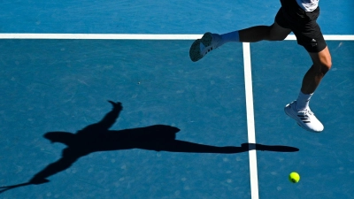 Bei einem Tennis-Turnier in den Vereinigten Arabischen Emiraten kam es zu einer Unterbrechung wegen einer Sicherheitswarnung. (Archivbild) (Foto: Dean Lewins/AAP/dpa)