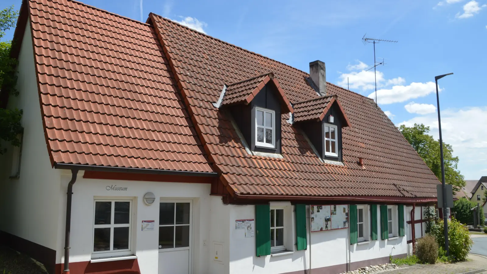 Das ehemalige Heimatmuseum soll zum neuen Rathaus werden. Vor allem seitens der Räte Richard Frühwald und Gerhard Knöchlein gab es Kritik daran, die Amtsstube im „Hinterhof ohne Parkplatz“ anzusiedeln. (Foto: J. Zimmermann)
