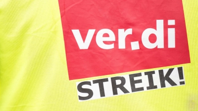 Am Sonntag steht der Nahverkehr in Ulm still. Verdi ruft zum Warnstreik auf. (Archivbild) (Foto: Hannes P Albert/dpa)