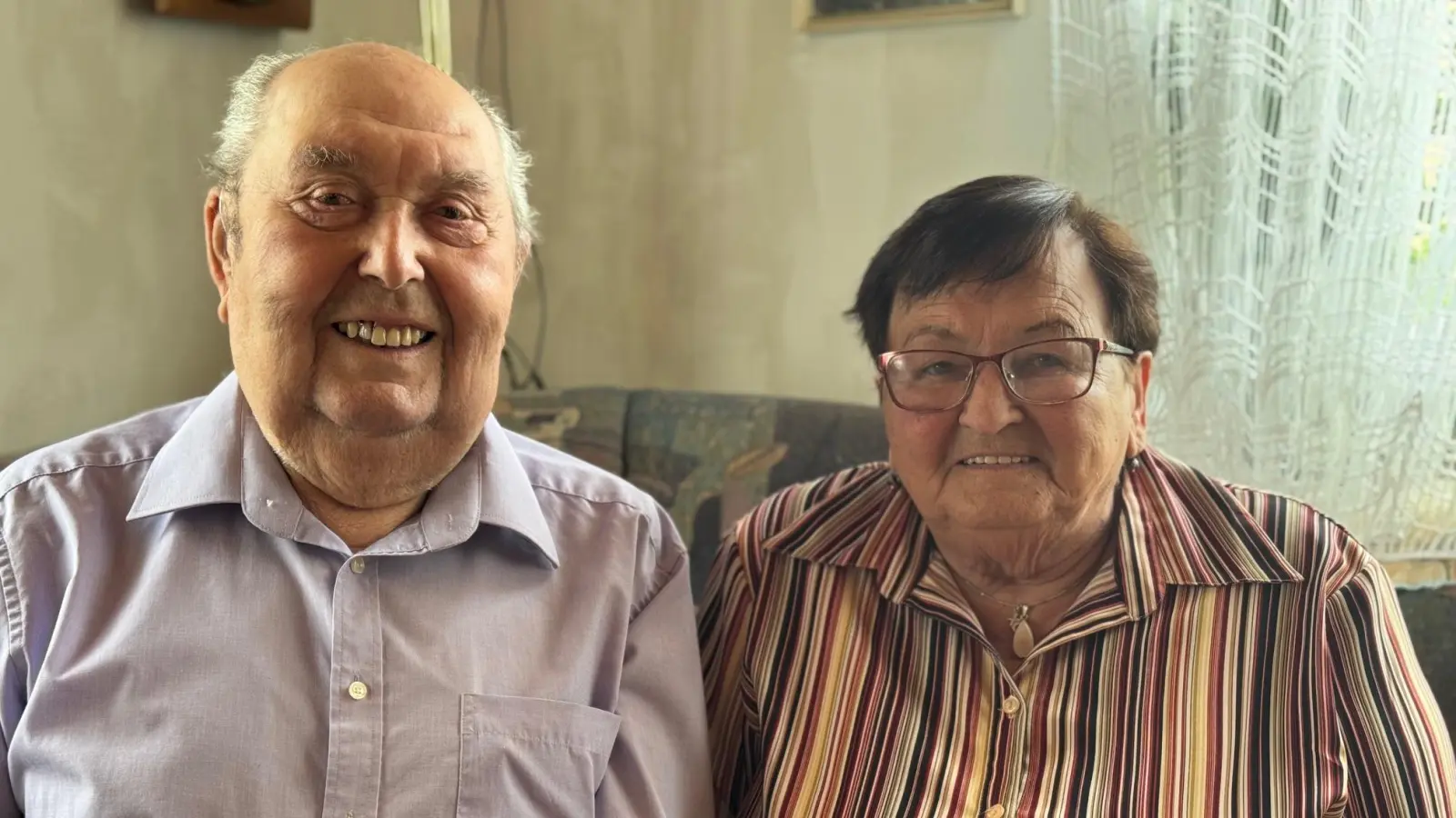 Willi und Erika Fuchs haben am 15. Mai 1965 geheiratet. Auch die harte Arbeit auf dem Bauernhof hat sie zusammengeschweißt. (Foto: Lara Hausleitner)