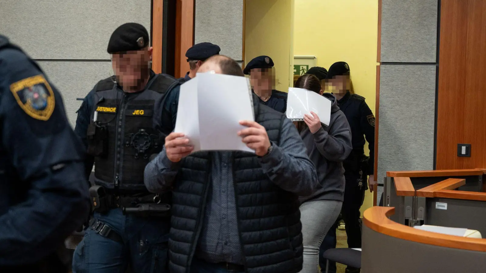 Die Eltern des verhungerten Dreijährigen bekannten sich schuldig. (Foto: -/ZEITUNGSFOTO.AT/APA/dpa)