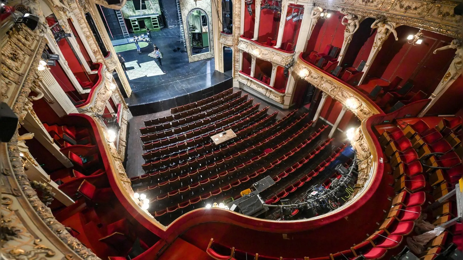 Blick in den leeren Zuschauersaal des Theaters Berliner Ensemble (BE). (Foto: Jens Kalaene/dpa-Zentralbild/dpa)