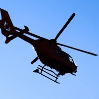 Rettungshubschrauber retten in besonders dringlichen Notfällen und in ländlichen oder abgelegenen Regionen Leben. (Symbolbild) (Foto: Julian Stratenschulte/dpa)
