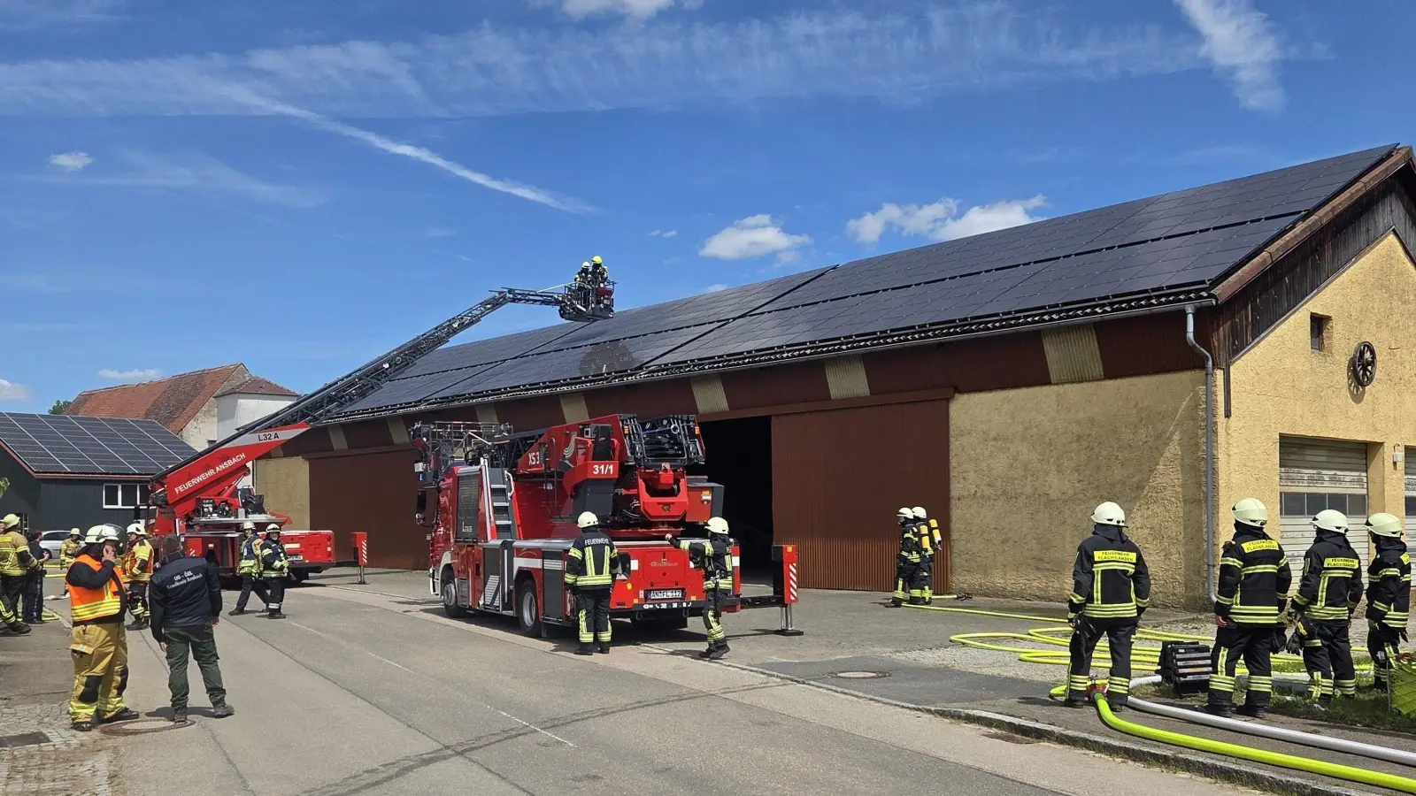 Schnell gelöscht war ein Kabelbrand an einer PV-Anlage in Oberheßbach. (Foto: NEWS5 / Thomas Haag)