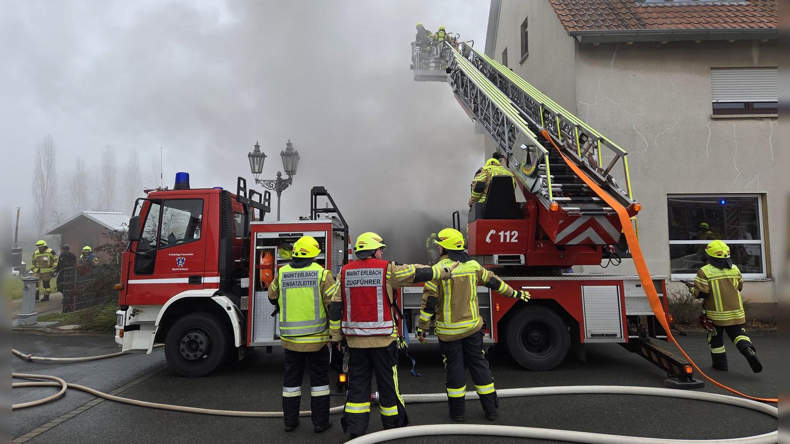 Garage fire in Markt Erlbach: Three fire departments were deployed with 50 ...