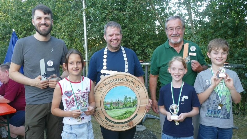 Die Licht- und Luftgewehrkönige (ohne Jugend) der SG Obernzenn: Sebastian Schatz, Marie Heger, Thomas Retta, Lena Bibelriether, Roland Wystrichowski und Leo Schweighöfer (von links). (Foto: Helmut Meixner)