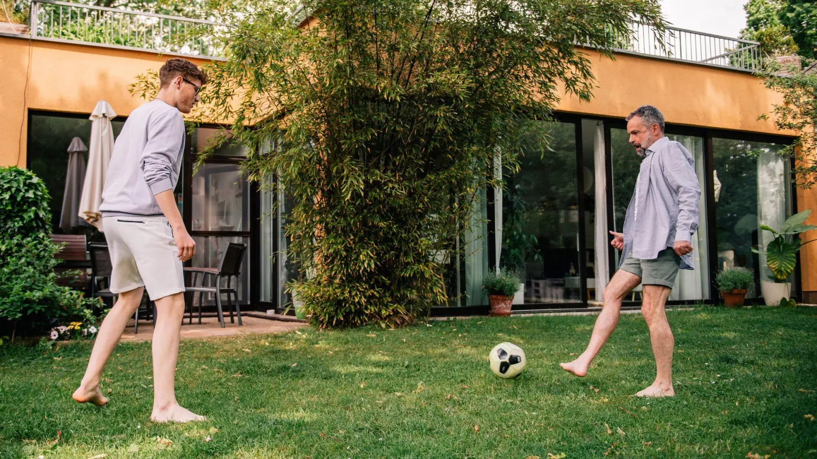 Vor dem Housesitting sollte unbedingt der private Haftpflichtversicherer kontaktiert werden, um zu klären, was im In- und Ausland versichert ist. (Foto: Zacharie Scheurer/dpa-tmn)