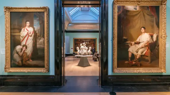 Die National Portrait Gallery in London - hier u.a. Exponate von Sir Thomas Lawrence, dem berühmtesten Porträtisten der Regency-Zeit - öffnet am 22. Juni wieder ihre Pforten. (Foto: Jonathan Reid/VisitLondon/dpa-tmn)