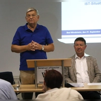 Gerhard Kosloswki und Jürgen Heckel ließen kein gutes Haar an der aktuellen politischen Führung der Stadt. (Foto: Alexander Rausch)