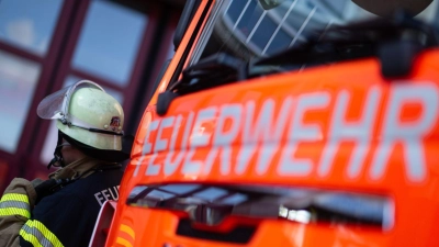 Durch die Rauchentwicklung in der Schultoilette wurde die Feuerwehr alarmiert. (Symbolbild) (Foto: Marijan Murat/dpa)