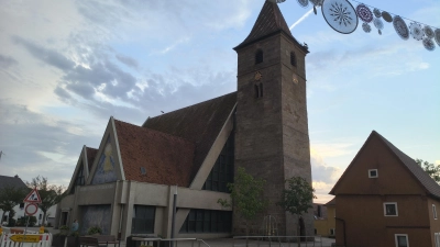 Prägender Bau in der Ornbauer Altstadt: Die Pfarrkirche St. Jakobus der Ältere soll mit verschiedenen Maßnahmen modernisiert werden. (Foto: Robert Maurer)