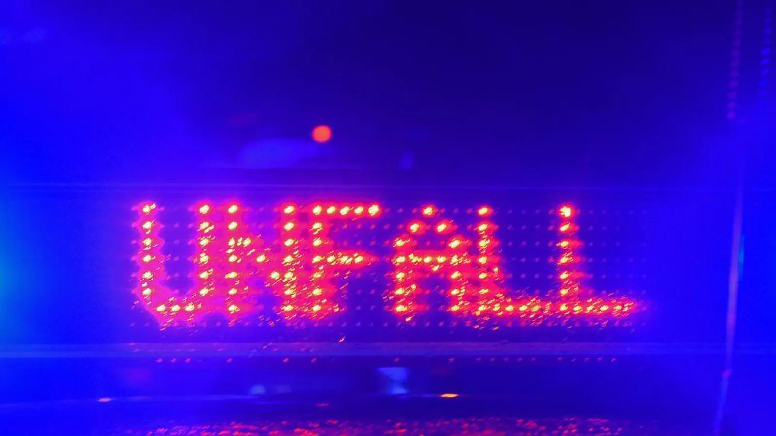 Dämmerung und Nebel könnten womöglich Ursachen für die Unfälle gewesen sein, wie ein Sprecher der Polizei sagte. (Symbolbild) (Foto: Stefan Puchner/dpa)