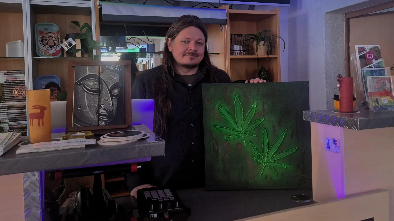 Alexander Nees hofft, dass er bald mit dem Anbau von Cannabis beginnen kann. (Foto: Daniela Ramsauer)