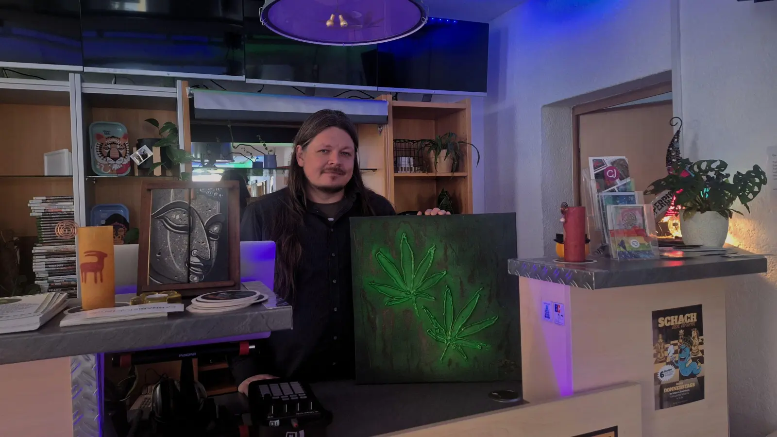 Alexander Nees hofft, dass er bald mit dem Anbau von Cannabis beginnen kann. (Foto: Daniela Ramsauer)