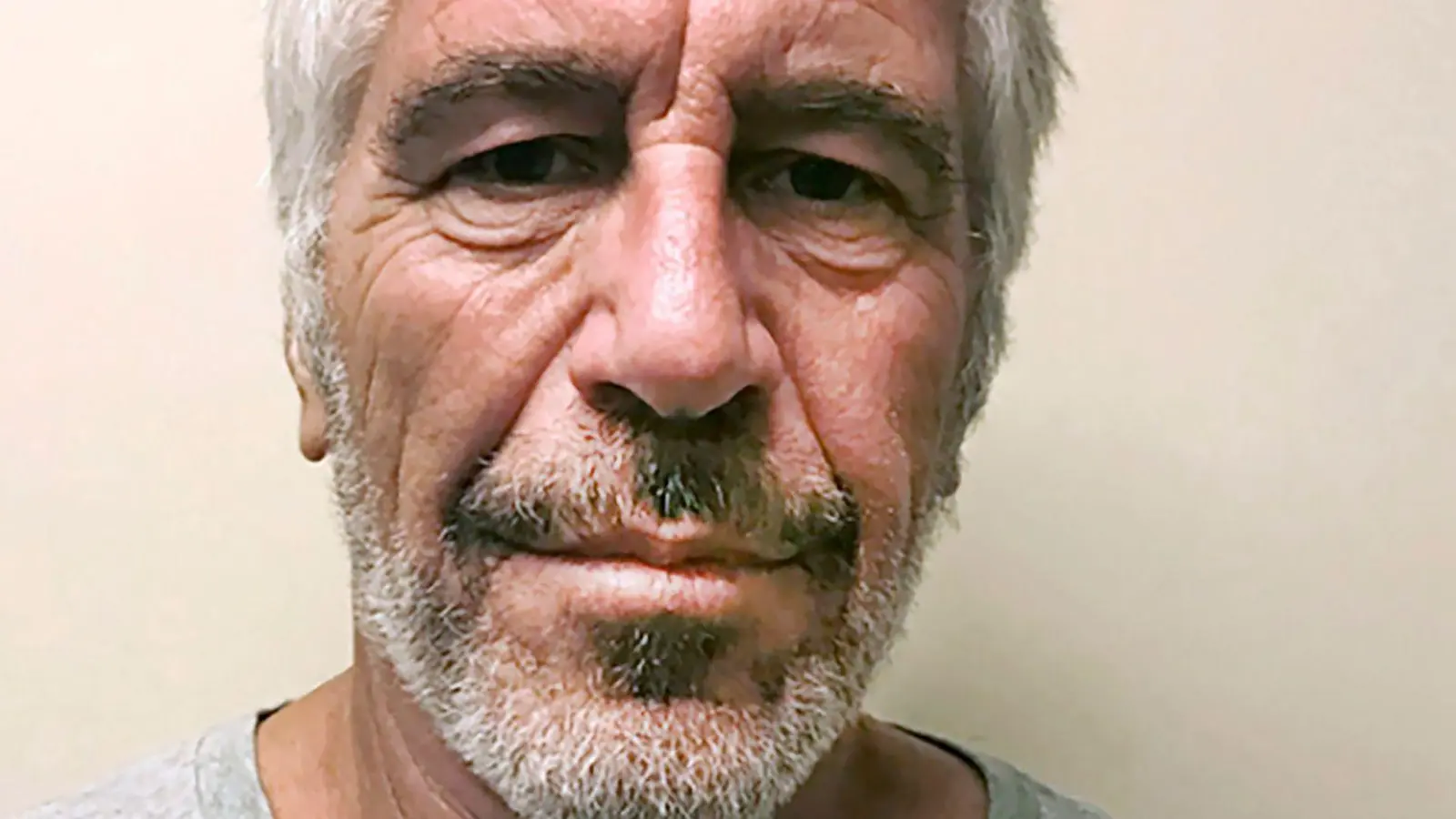 Fixpunkt für viele Verschwörungstheoretiker: Jeffrey Epstein. (Archivfoto) (Foto: ---/AP/dpa)