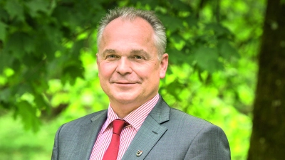 Erster Bürgermeister Johannes Schneider ist stolz auf die Entwicklung der Gemeinde Adelshofen.  (Foto: Gemeinde Adelshofen)