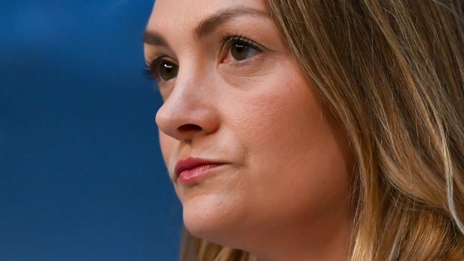 Judith Gerlach sieht die Staatsregierung beim Thema Pflege auf Kurs. (Archivbild) (Foto: Sven Hoppe/dpa)