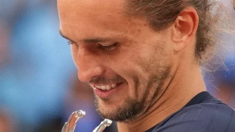 Alexander Zverev gewann in Paris seinen ersten Grand-Slam-Titel - und möchte in Wimbledon gleich nachlegen. (Archivbild) (Foto: Christophe Ena/AP/dpa)