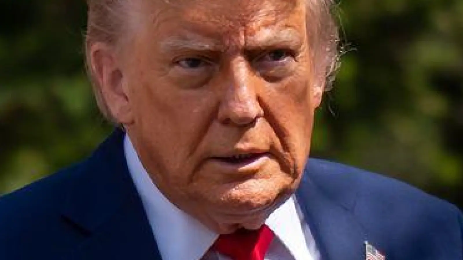 Trump provoziert schon vor Beginn des Gipfels. (Foto: Michael Kappeler/dpa-Pool/dpa)