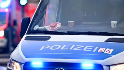Der Motorradfahrer stürzte und erlag noch an der Unfallstelle seinen Verletzungen. (Symbolbild) (Foto: Jens Kalaene/dpa)