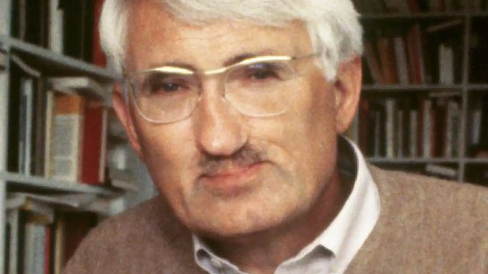 Jürgen Habermas 1981 in seinem Haus in Starnberg. (Archivbild) (Foto: Roland Witschel/dpa)