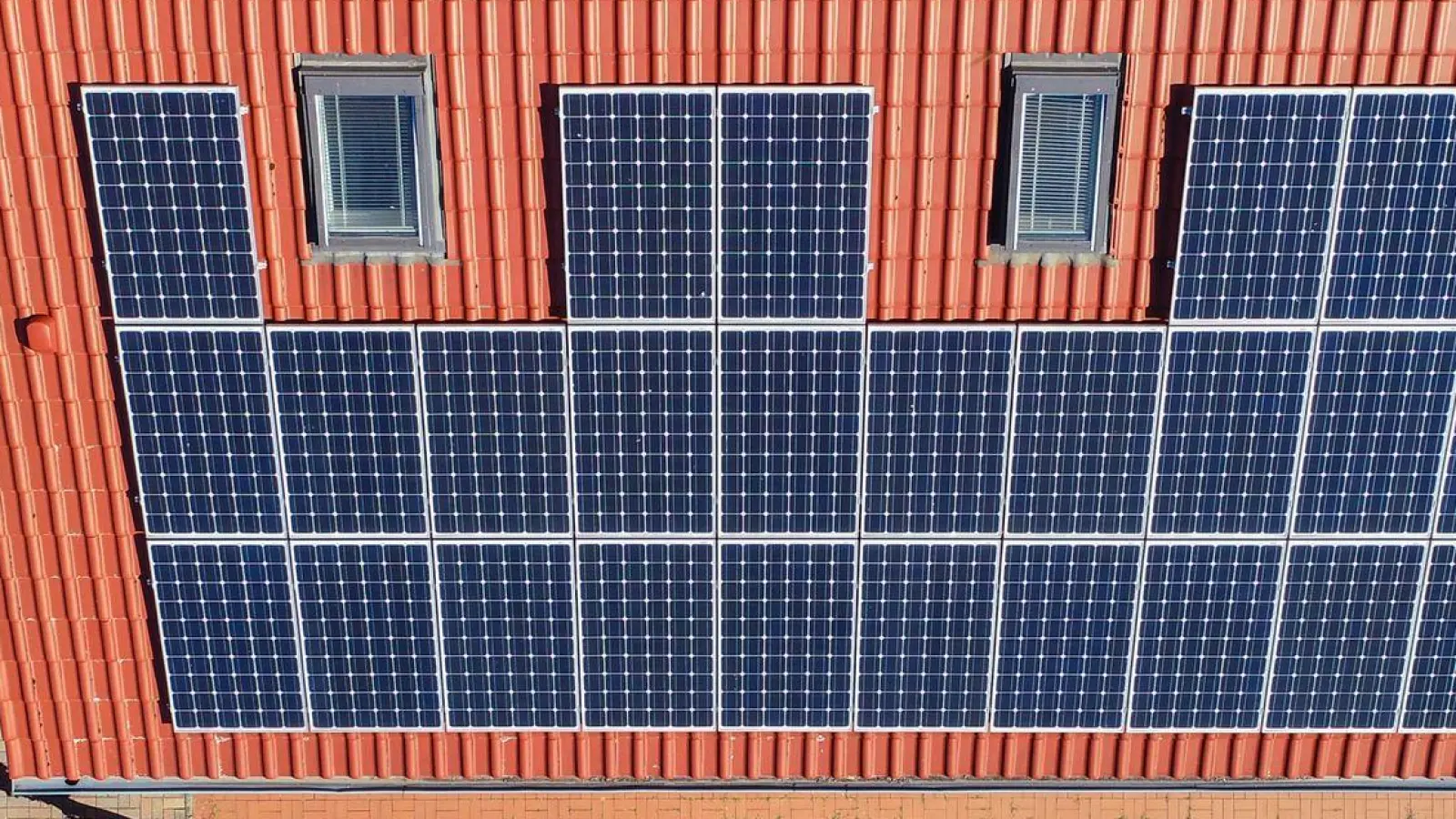 Bei der Abrechnung von privaten Solaranlagen gibt es vielerorts Probleme. (Archivbild) (Foto: Patrick Pleul/dpa-Zentralbild/dpa)