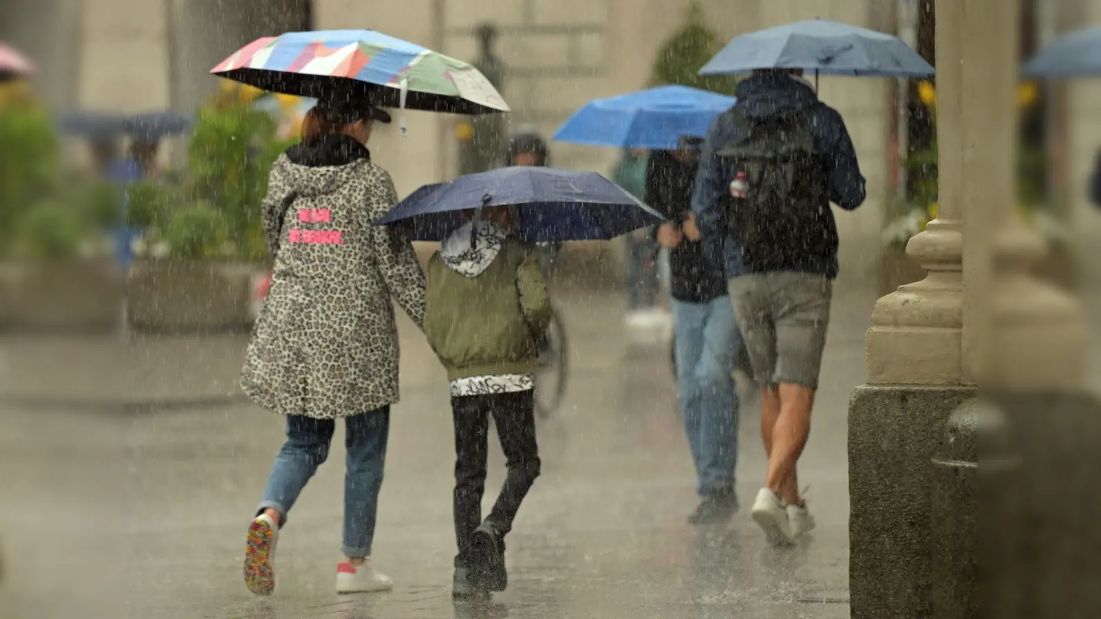 Bayern erwartet dauerhafter Regen. (Archivbild) (Foto: Malin Wunderlich/dpa)