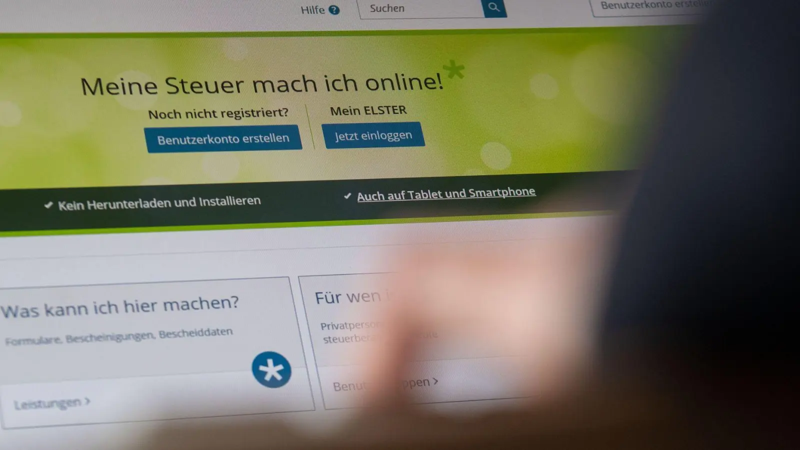 Rentnerinnen und Rentner sollten wissen, dass schon allein die Nichtabgabe der Steuererklärung eine Straftat darstellen kann. (Foto: Marijan Murat/dpa/dpa-tmn)