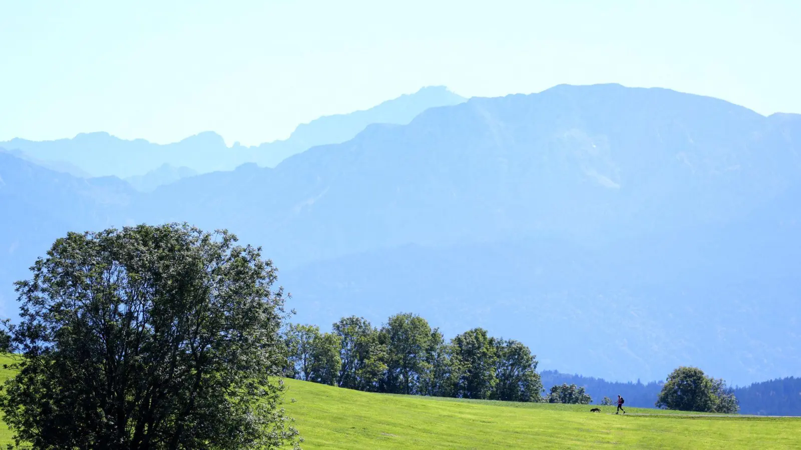 Der September brachte in Bayern teils hochsommerliches Wetter. (Archivbild) (Foto: Karl-Josef Hildenbrand/dpa)