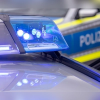 Eine erste Suche nach dem unbekannten Mann blieb laut Polizei ohne Erfolg. (Symbolbild) (Foto: Daniel Karmann/dpa)