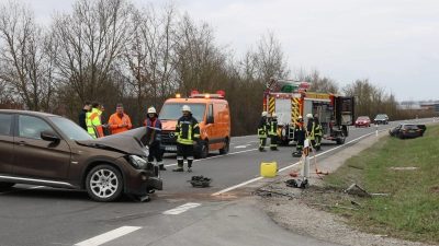 Zweimal Totalschaden entstand bei einem Unfall in Marktbergel am Sonntag. (Foto: NEWS5 / Enrico Wohlgemuth)