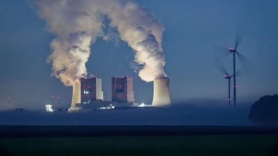 Auch die für die Stromerzeugung einsetzbaren und als verfügbar gemeldeten Braun- und Steinkohlekraftwerke wurden während der Dunkelflauten am 6. November und 12. Dezember 2024 laut Bericht eingesetzt. (Archivbild) (Foto: Henning Kaiser/dpa)