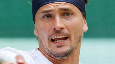 Alexander Zverev zeigte im Achtelfinale des Rasenturniers in Halle einen guten Auftritt.  (Foto: Friso Gentsch/dpa)