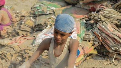 Das EU-Lieferkettengesetz soll Menschen weltweit vor Ausbeutung schützen. (Symbolbild) (Foto: Md Rafayat Haque Khan/ZUMA Press Wire/dpa)