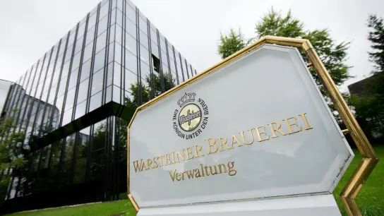 Blick auf die Konzernzentrale der Warsteiner Brauerei. (Foto: Rolf Vennenbernd/dpa)