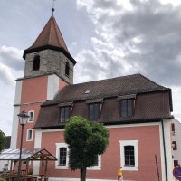 Die Katharinenkirche am Bechhöfer Marktplatz: In dem Gotteshaus findet am Kirchweihsonntag der Festgottesdienst statt. (Foto: Johannes Flierl)