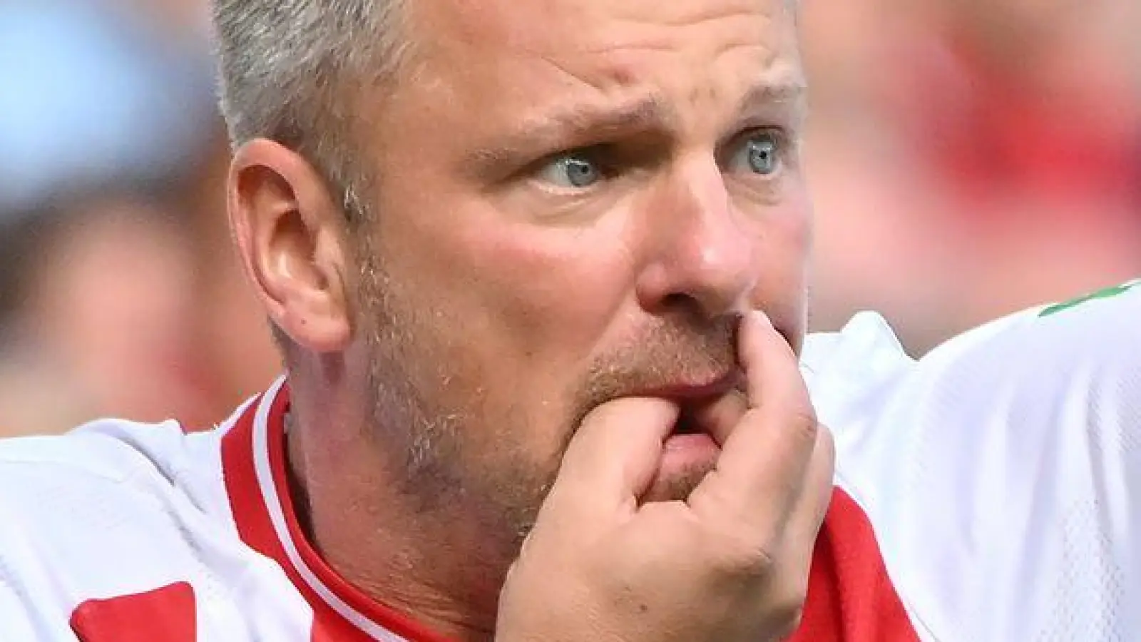 Mit Pfiff zum Sieg: Lukas Kwasniok. (Foto: Torsten Silz/dpa)