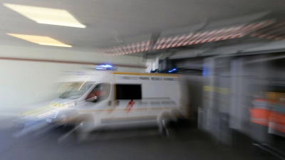 Ein aus dem Kongo nach Frankreich zurückgekehrter Arzt ist an Ebola erkrankt. (Symbolbild) (Foto: David Vincent/AP/dpa)