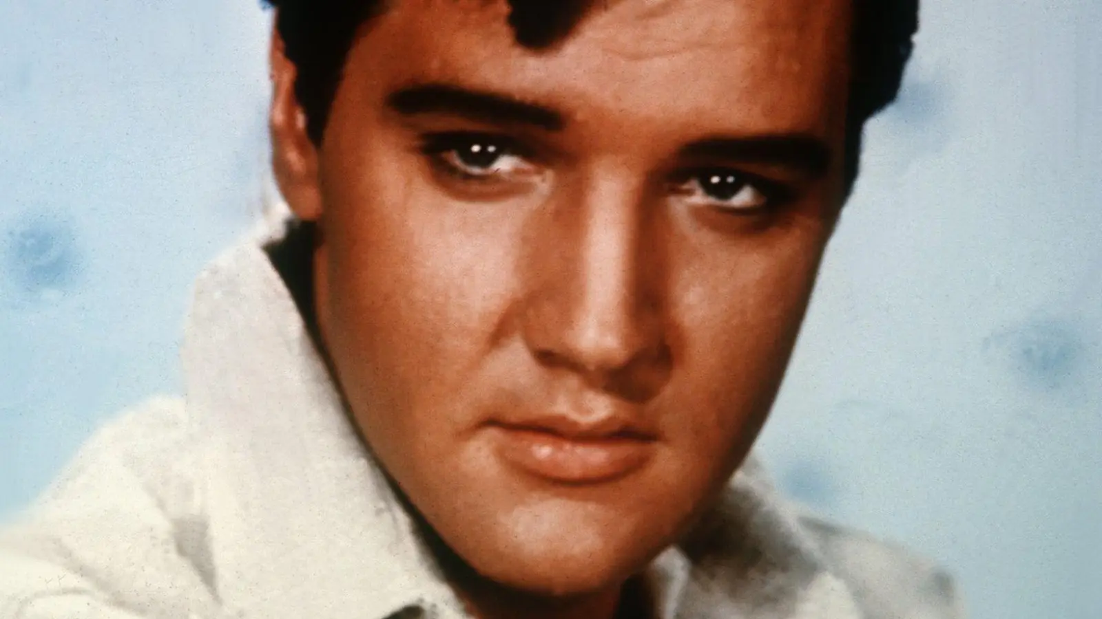 Die Rechteinhaber der Musik von Presley wehren sich mit einer Klage gegen die ungenehmigte Nutzung durch das KI-Unternehmen Anthropic. (Archivbild) (Foto: UPI/dpa)